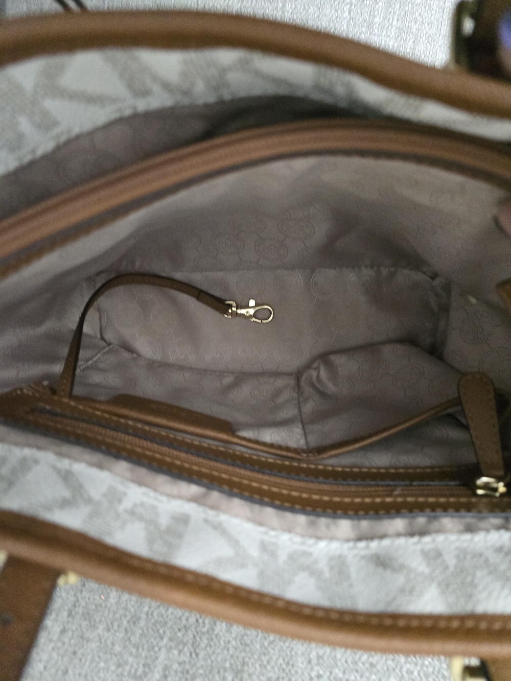 Michael Kors Jet Set Medium Snap Pocket Tote - Vanilla NWOT - Picture 5 of 8